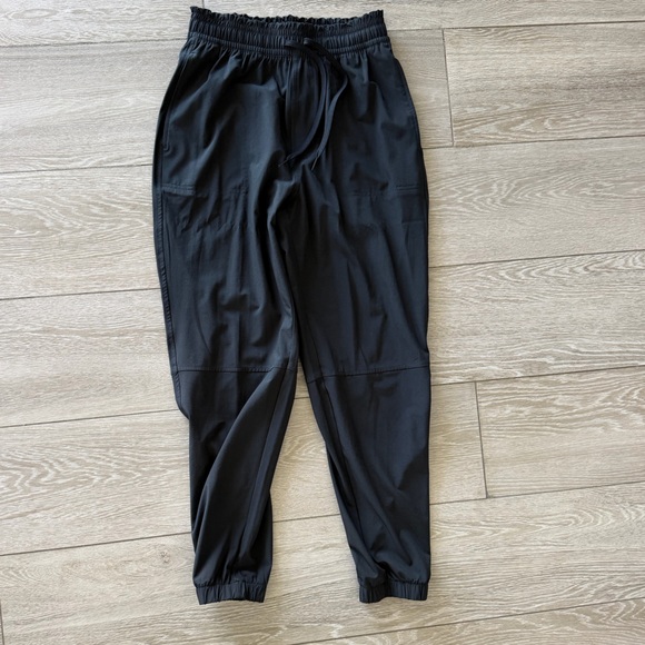 Abercrombie & Fitch Women’s Traveler Jogger - Picture 2 of 4